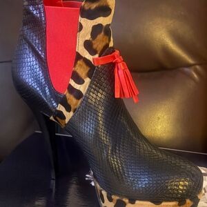 New Look Black and Leopard Print Heeled Boots